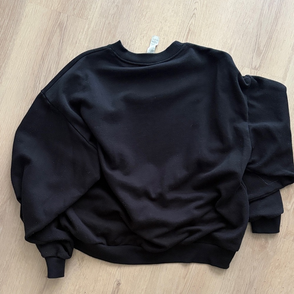 ALO Yoga Men's Classic Black Crewneck Sweater - Picture 3 of 3